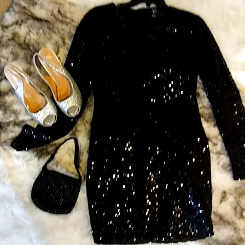 Windsor Black Sequin Dress. Size M. Low V-cut in front. Extraordinary Piece. AS